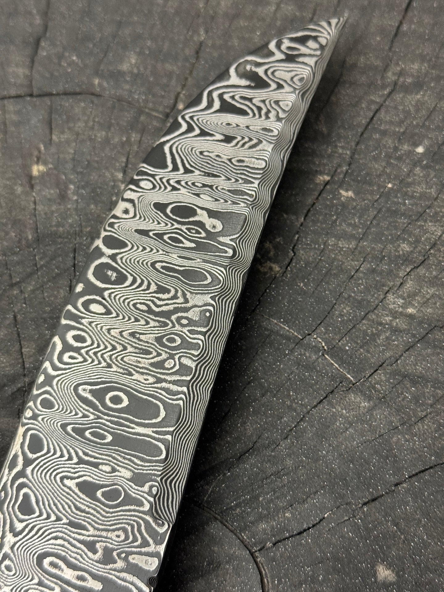8.5&quot; Damascus Butcher Knife, Integral Bolster, Native Hardwood, 200 Layers CS1095 15n20